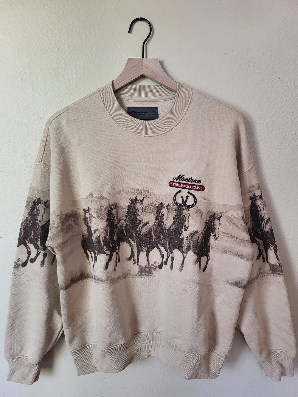 Abercrombie & Fitch Cream Sweatshirt with Horse Graphic